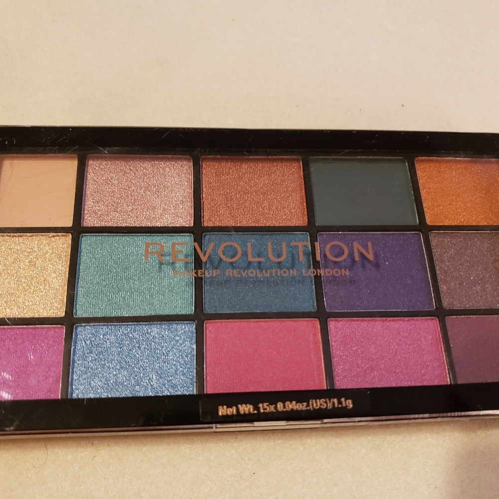Makeup Revolution Eyeshadow Pallet